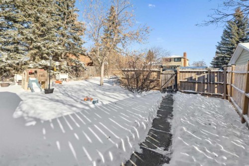 228 Silvercreek Way Nw, Calgary, AB - Outdoor