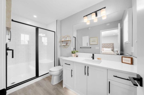 92 Wolf Gate, Okotoks, AB - Indoor Photo Showing Bathroom