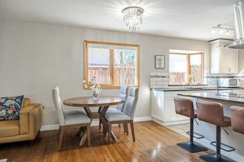 94 Brantford Crescent Nw, Calgary, AB - Indoor Photo Showing Dining Room