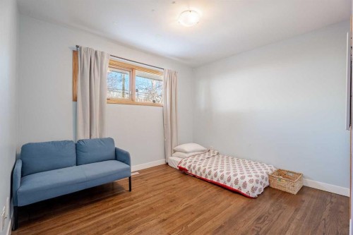 94 Brantford Crescent Nw, Calgary, AB - Indoor Photo Showing Bedroom