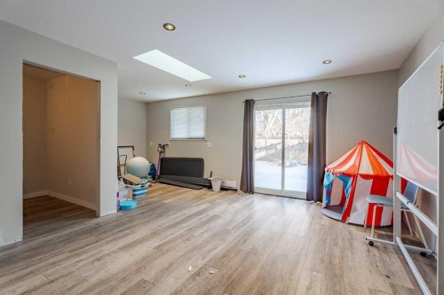 94 Brantford Crescent Nw, Calgary, AB - Indoor