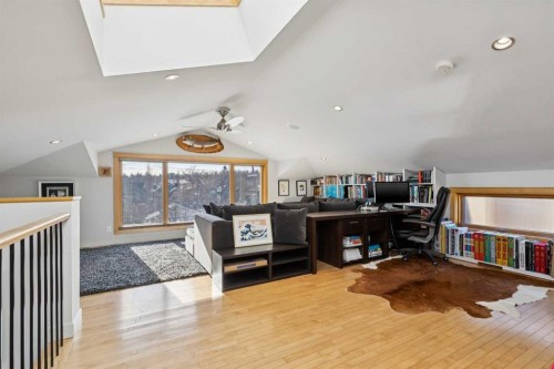 2407 Westmount Road Nw, Calgary, AB - Indoor