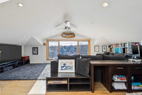 2407 Westmount Road Nw, Calgary, AB - Indoor