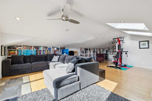 2407 Westmount Road Nw, Calgary, AB - Indoor