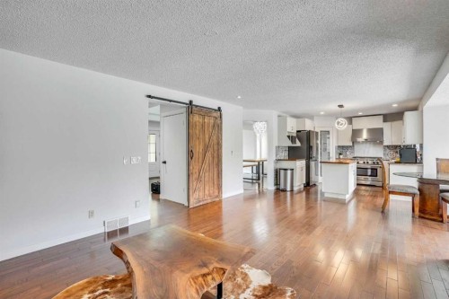 73 Riverview Close Se, Calgary, AB - Indoor