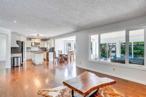 73 Riverview Close Se, Calgary, AB - Indoor Photo Showing Living Room