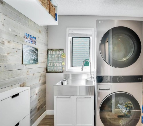 73 Riverview Close Se, Calgary, AB - Indoor Photo Showing Laundry Room