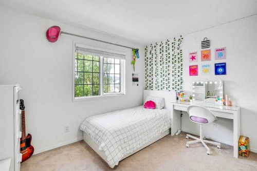 73 Riverview Close Se, Calgary, AB - Indoor Photo Showing Bedroom