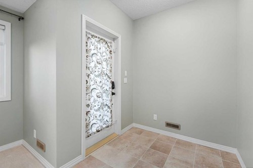 53 Sage Bank Link Nw, Calgary, AB - Indoor Photo Showing Other Room