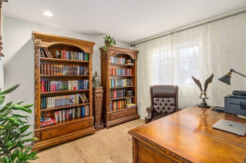 76 Sunlake Gardens Se, Calgary, AB - Indoor Photo Showing Office