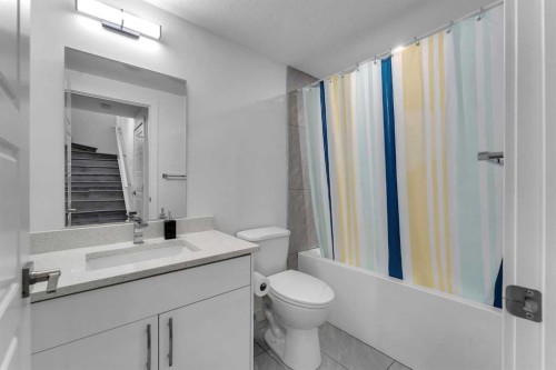 521 Corner Meadows Way Ne, Calgary, AB - Indoor Photo Showing Bathroom