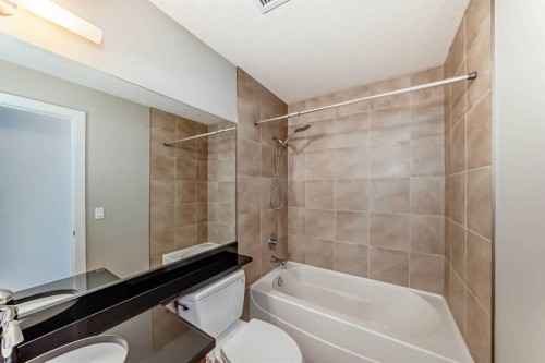 110-1005A Westmount Drive, Strathmore, AB - Indoor Photo Showing Bathroom