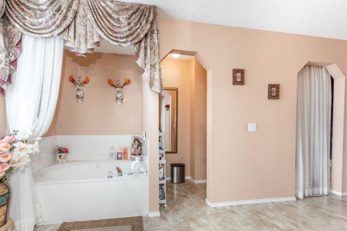 26 Citadel Crest Link Nw, Calgary, AB - Indoor Photo Showing Other Room