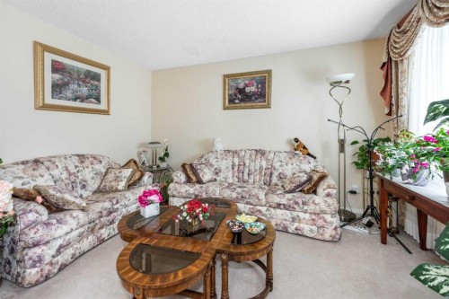 26 Citadel Crest Link Nw, Calgary, AB - Indoor Photo Showing Living Room