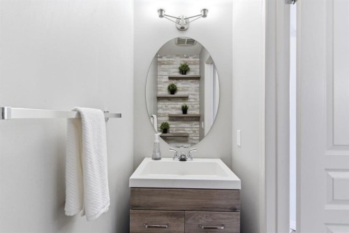 96 Auburn Bay Boulevard Se, Calgary, AB - Indoor Photo Showing Bathroom