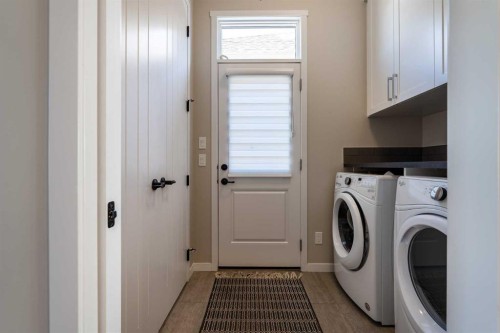 80 Mahogany Gardens Se, Calgary, AB - Indoor Photo Showing Laundry Room