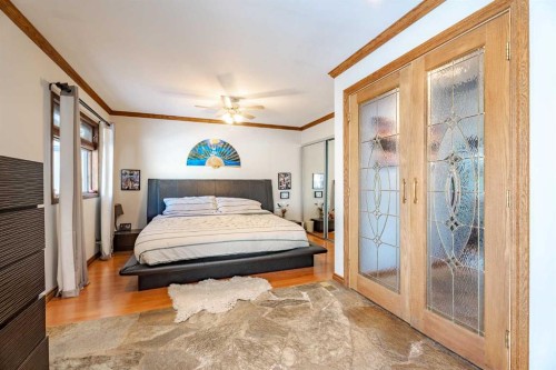 3124 14 Street Nw, Calgary, AB - Indoor Photo Showing Bedroom
