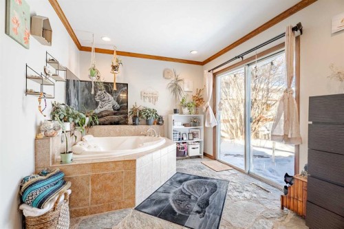 3124 14 Street Nw, Calgary, AB - Indoor Photo Showing Other Room