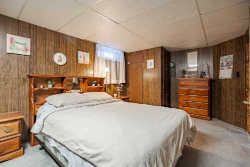 3124 14 Street Nw, Calgary, AB - Indoor Photo Showing Bedroom