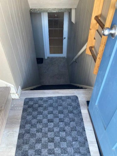 84 Waterloo Drive Sw, Calgary, AB - Indoor Photo Showing Other Room