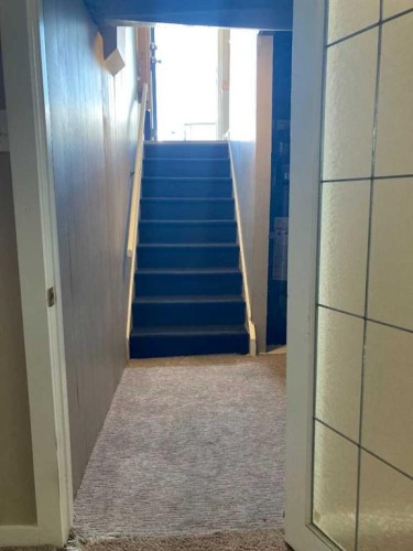 84 Waterloo Drive Sw, Calgary, AB - Indoor Photo Showing Other Room