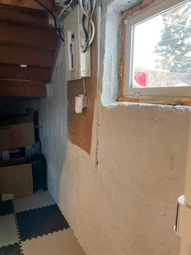 84 Waterloo Drive Sw, Calgary, AB - Indoor