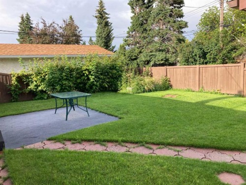 84 Waterloo Drive Sw, Calgary, AB - Outdoor With Backyard
