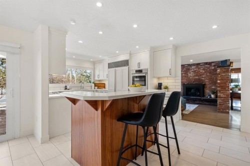 456 Wilderness Drive Se, Calgary, AB - Indoor Photo Showing Kitchen With Upgraded Kitchen