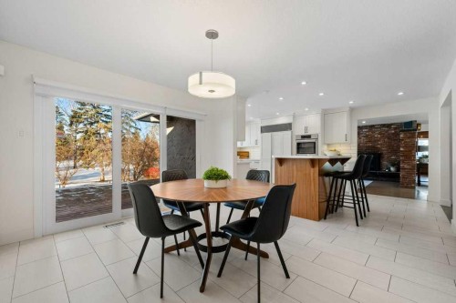 456 Wilderness Drive Se, Calgary, AB - Indoor Photo Showing Dining Room