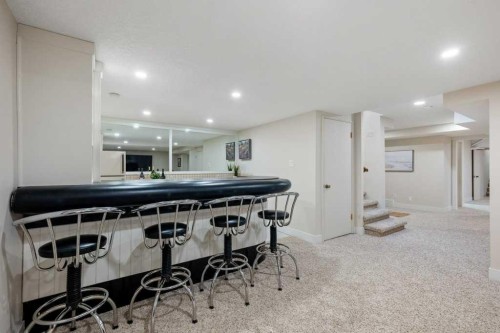 456 Wilderness Drive Se, Calgary, AB - Indoor