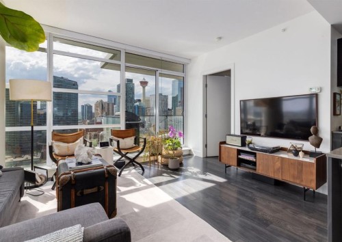 1607-1122 3 Street Se, Calgary, AB - Indoor Photo Showing Living Room