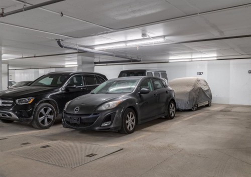 1607-1122 3 Street Se, Calgary, AB - Indoor Photo Showing Garage