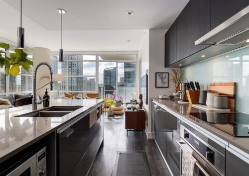 1607-1122 3 Street Se, Calgary, AB - Indoor Photo Showing Kitchen With Double Sink With Upgraded Kitchen
