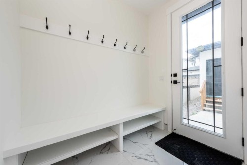 31 Harvard Street Nw, Calgary, AB - Indoor Photo Showing Other Room