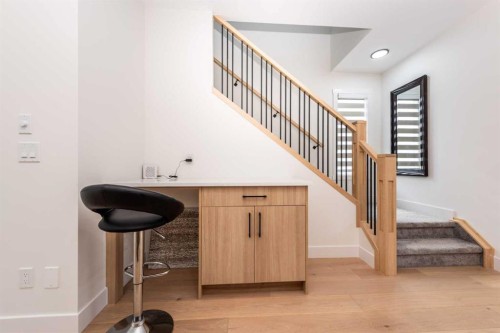 31 Harvard Street Nw, Calgary, AB - Indoor Photo Showing Other Room