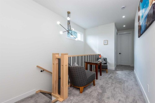 31 Harvard Street Nw, Calgary, AB - Indoor Photo Showing Other Room