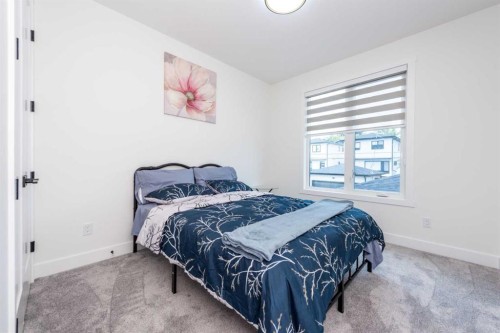 31 Harvard Street Nw, Calgary, AB - Indoor Photo Showing Bedroom