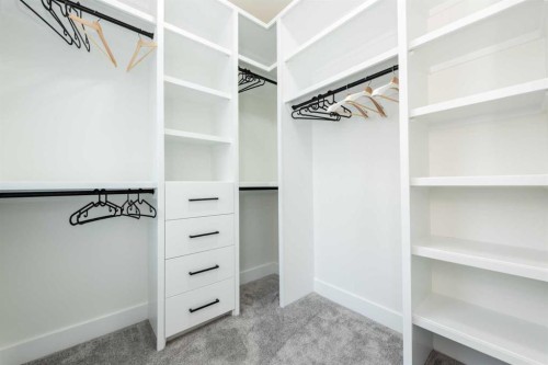 31 Harvard Street Nw, Calgary, AB - Indoor With Storage