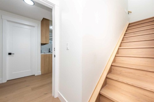 31 Harvard Street Nw, Calgary, AB - Indoor Photo Showing Other Room