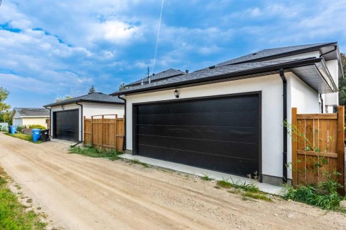 31 Harvard Street Nw, Calgary, AB - Outdoor With Exterior