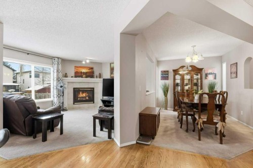 75 Somerset Manor Sw, Calgary, AB - Indoor With Fireplace