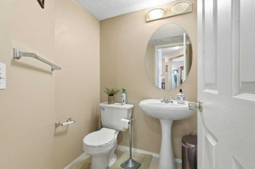 75 Somerset Manor Sw, Calgary, AB - Indoor Photo Showing Bathroom