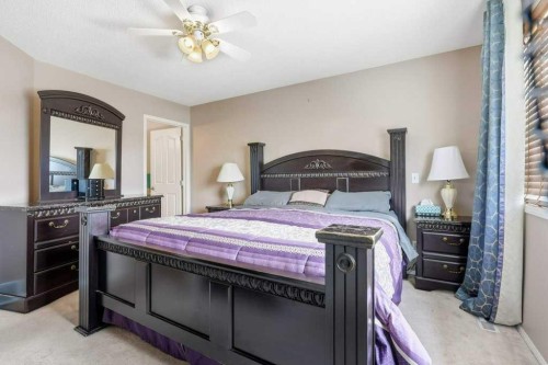 75 Somerset Manor Sw, Calgary, AB - Indoor Photo Showing Bedroom
