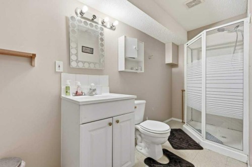 75 Somerset Manor Sw, Calgary, AB - Indoor Photo Showing Bathroom