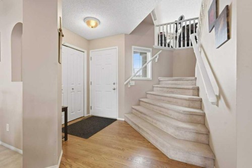 75 Somerset Manor Sw, Calgary, AB - Indoor Photo Showing Other Room