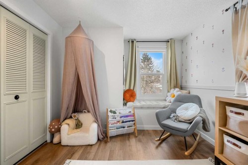 55 Coach Gate Way Sw, Calgary, AB - Indoor