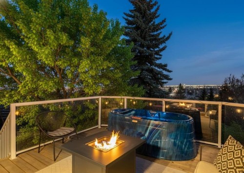 55 Coach Gate Way Sw, Calgary, AB - Outdoor