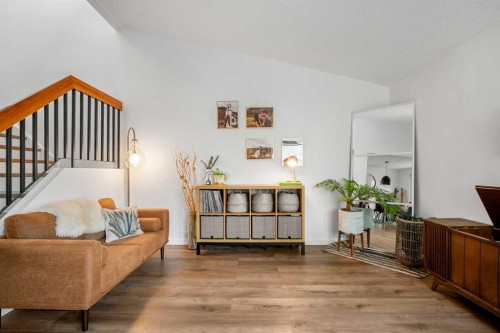 55 Coach Gate Way Sw, Calgary, AB - Indoor