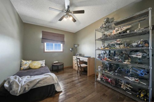 263 Coral Keys Drive Ne, Calgary, AB - Indoor Photo Showing Bedroom