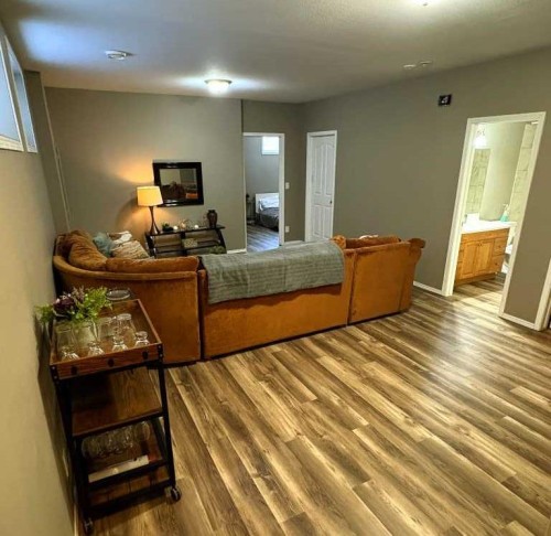 8 Horne Close, Sylvan Lake, AB 